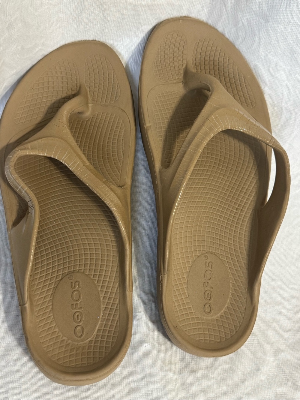 OOFOS Flip Flops - Picture 5 of 7